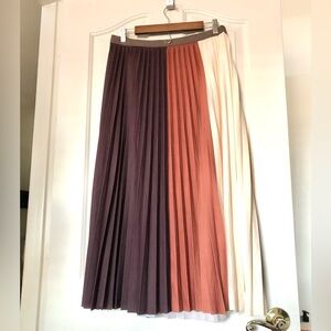 NWOT Commense Pleated Colorblock Skirt in Plum, Rust & Cream